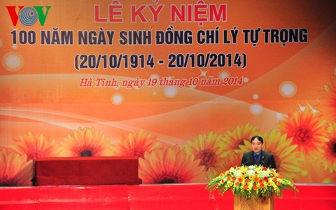 Feier zum 100. Geburtstag des Helden Ly Tu Trong