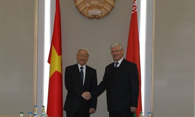 KPV-Generalsekretär Nguyen Phu Trong trifft den Vorsitzenden des weißrussischen Republikrates 