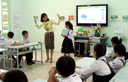 Informationstechnologie und neue Bildungsmethode stärker in Schulen anwenden