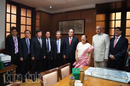 Vorsitzender der Vaterländischen Front Vietnams Nguyen Thien Nhan besucht Indien