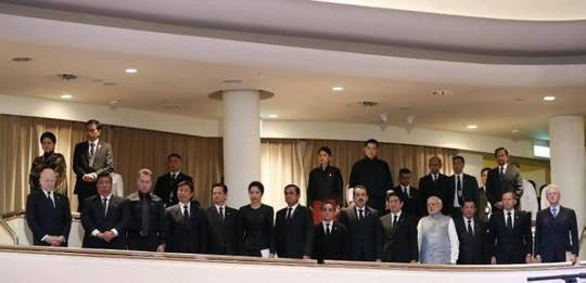 Premierminister Nguyen Tan Dung nimmt an Trauerfeier des ehemaligen Premierministers Singapurs teil