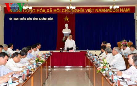 Premierminister Nguyen Tan Dung:Provinz Khanh Hoa soll auf Förderung des Tourismus achten