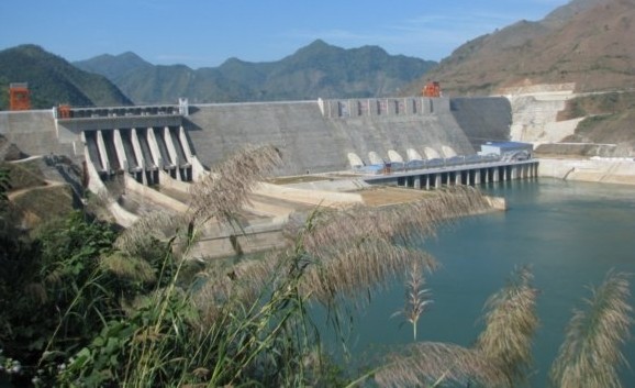 Regierung ordnet die Umsiedlung im Projekt des Wasserkraftwerks Son La an