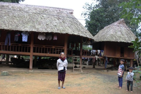 Die Van Kieu bewahren ihre traditionellen Häuser