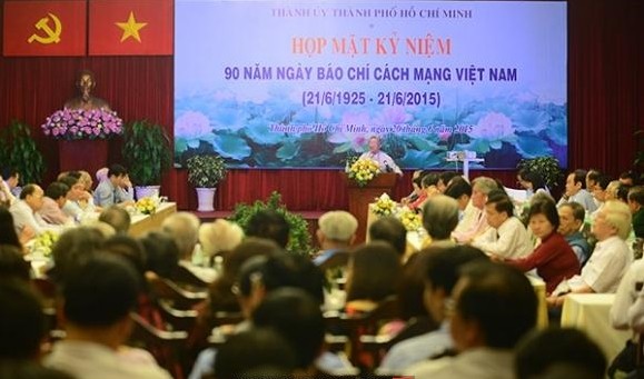 Zahlreiche Aktionen zum 90. Jahrestag der vietnamesischen Revolutionspresse
