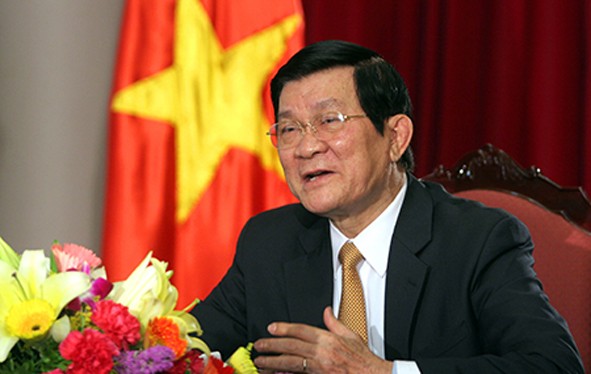 Staatspräsident Truong Tan Sang trifft ehemaligen kasachischen Experten