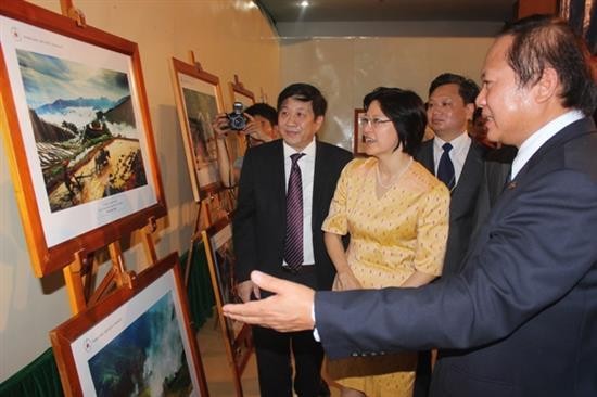 Ausstellung von Fotos und Dokumentarfilmen über die ASEAN