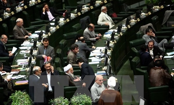 Iranisches Parlament bildet Kommission für Überprüfung der Atomvereinbarung