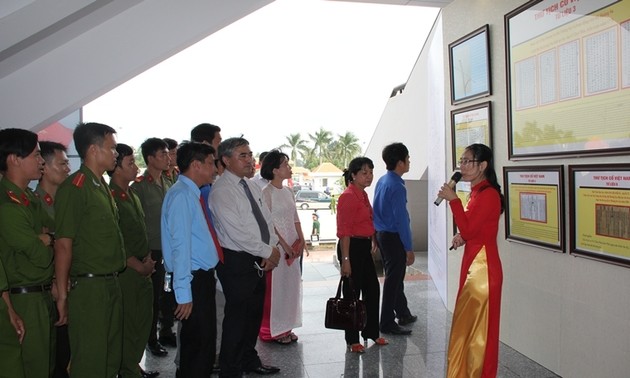 Ausstellung über vietnamesische Inselgruppen Hoang Sa und Truong Sa in der Provinz Hau Giang