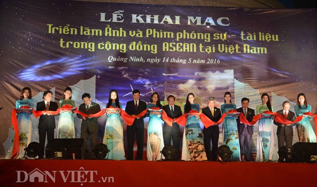 Ausstellung von Fotos und Dokumentarfilmen über ASEAN in Vietnam