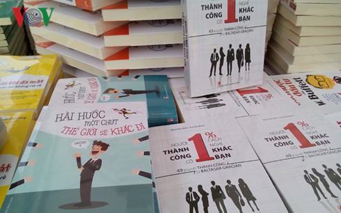 Buchmesse in Hanoi 2016 “Familienverbindung”