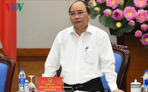 Premierminister Nguyen Xuan Phuc tagt mit globalen Experten