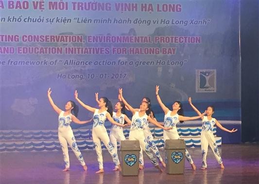Förderung der Initiative zur Bewahrung, Entwicklung und zum Schutz der Umwelt der Ha Long-Bucht