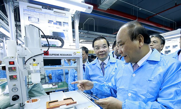 Premierminister Nguyen Xuan Phuc tagt mit Verwaltungsrat der Hochtechnologiezone Hoa Lac