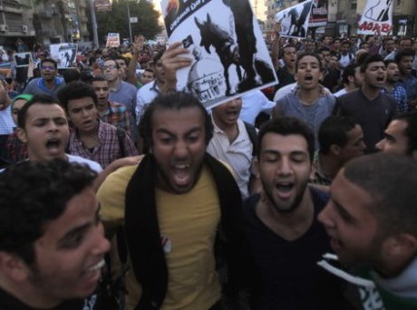 Ägyptisches Gericht verurteilt den Chef der islamistischen Muslimbruderschaft zu lebenslanger Haft