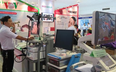 Unternehmen aus 30 Ländern nehmen an Internationaler Medizin- und Pharmamesse in Hanoi teil