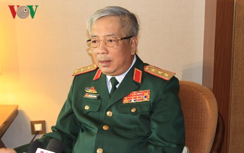 Generaloberst Nguyen Chi Vinh trifft Vertreter der vietnamesischen Vertretungen im Ausland