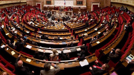 „La République en Marche” liegt bei Umfragen bei Parlamentswahlen in Frankreich nach vorn 