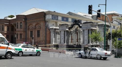 Anschläge auf Parlamentsgebäude und Mausoleum im Iran