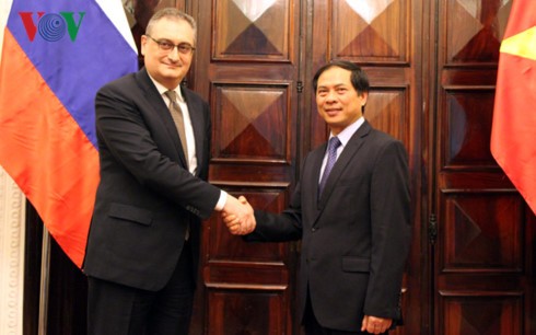 Strategischer Dialog und politische Konsultation auf Vizeaußenminister zwischen Vietnam und Russland
