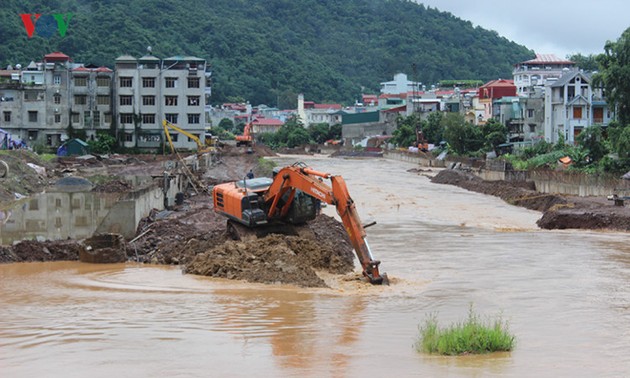 Premierminister ordnet Arbeit zur Beseitigung der Folgen von Überschwemmungen an