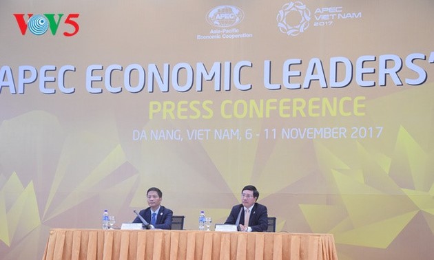 Vietnam und die Mitgliedsländer der APEC behandeln Herausforderung für Wachstum und Verbindung