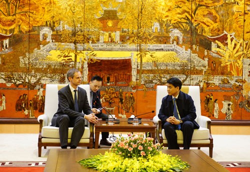 Leiter der Stadt Hanoi empfängt den Verband der deutschen Unternehmen im Asien-Pazifik-Raum