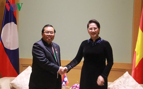 Parlamentspräsidentin Nguyen Thi Kim Ngan empfängt den laotischen Vizeparlamentspräsidenten
