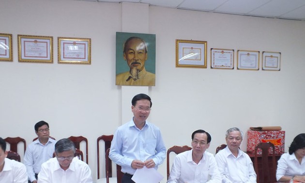 Leiter der Aufklärungsabteilung beglückwünscht Mitarbeiter der „Software-City” Quang Trung