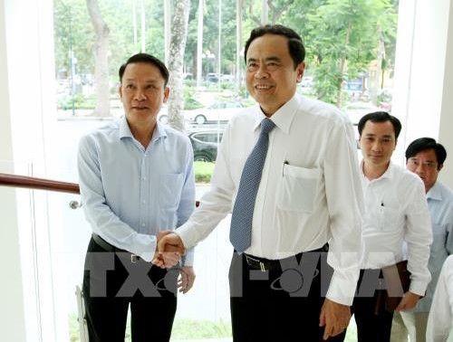 Vorsitzender der Vaterländischen Front Vietnams beglückwünscht Pressebehörde 