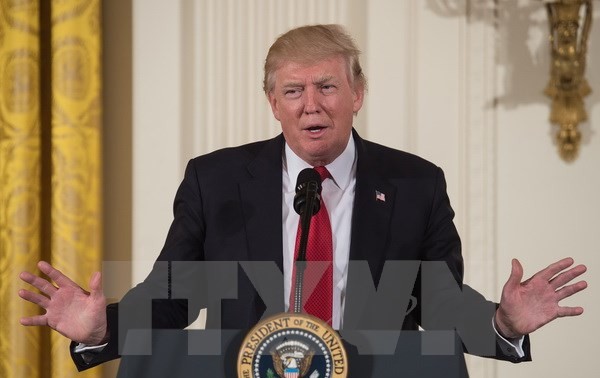 US-Präsident Donald Trump unterzeichnet Dekret zur Beendigung der “Null-Toleranz-Flüchtlingspolitik”