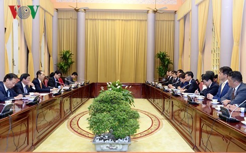 Staatspräsident Tran Dai Quang empfängt den japanischen Konzern Mainichi