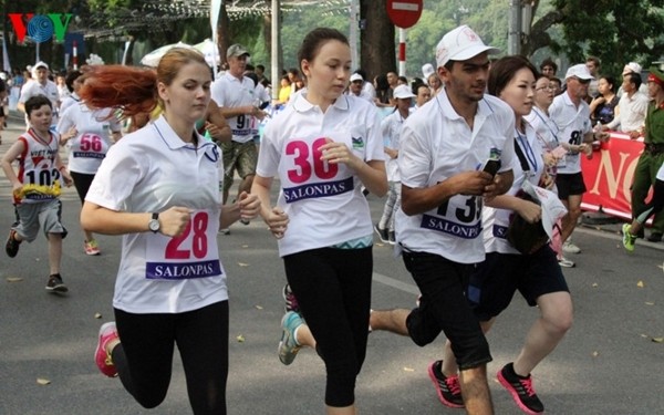 Zahlreiche Prominenten werden an dem „Lauf für Verkehrssicherheit” in Vietnam teilnehmen