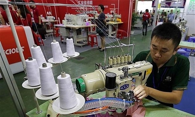 Gute Chance bei der Suche nach Materialien für Textilien und Lederschuhe Vietnams