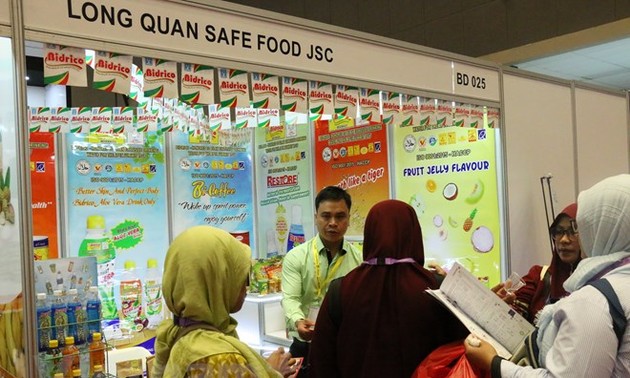 Zahlreiche vietnamesische Unternehmen nehmen an der internationalen Lebensmittelmesse in Indonesien teil