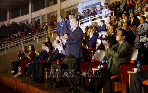 Premierminister Nguyen Xuan Phuc nimmt an der Eröffnungsfeier des nationalen Sportfestivals teil