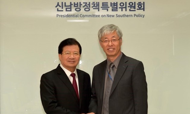 Aktivitäten des Vizepremierministers Trinh Dinh Dung in Südkorea