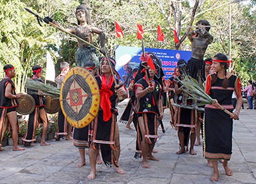 Einzigartige Aktivitäten in Kultur- und Tourismuswoche der Provinz Kon Tum