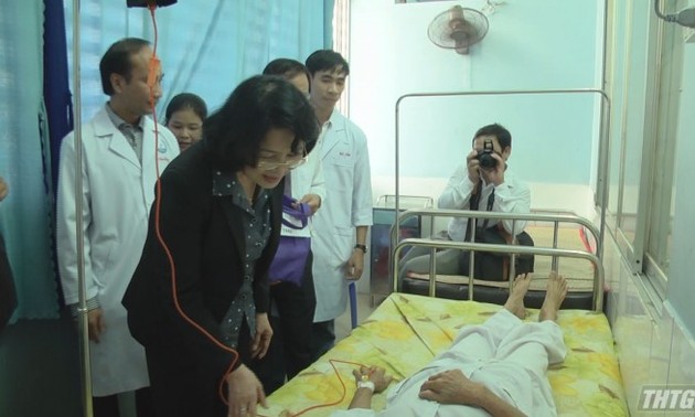 Vizestaatspräsidentin Dang Thi Ngoc Thinh nimmt am Gründungstag des Allgemeinen Krankenhauses der Provinz Tien Giang teil  