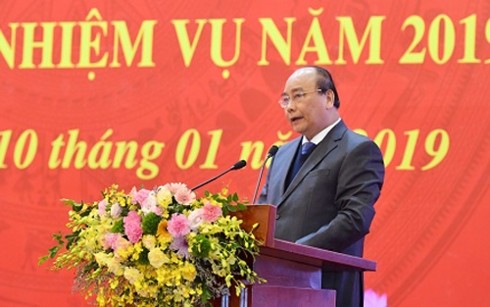 Premierminister Nguyen Xuan Phuc leitet Online-Konferenz zur Öffentlichkeitsarbeit im Jahr 2018