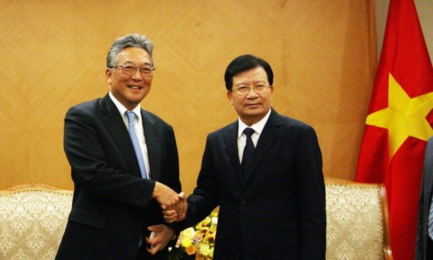 Vizepremierminister Trinh Dinh Dung empfängt den Exekutivdirektor des japanischen Unternehmens Marubeni