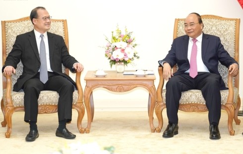 Premierminister Nguyen Xuan Phuc empfängt neue Botschafter aus Bulgarien und Uruguay in Vietnam 