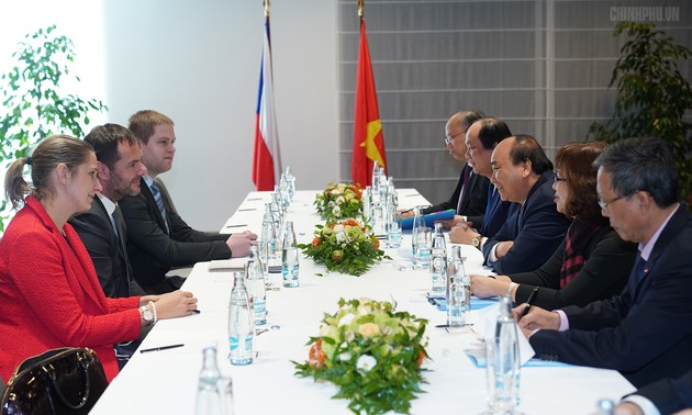Premierminister Nguyen Xuan Phuc beginnt den Besuch in Tschechien