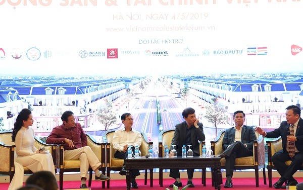 Forum zum Panorama der Immobilien und Finanzmärkten in Vietnam
