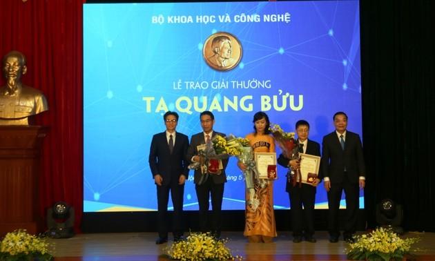 Verleihung des Ta Quang Buu-Preises über Wissenschaft und Technologie