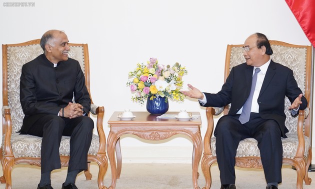 Premierminister Nguyen Xuan Phuc empfängt den indischen Botschafter