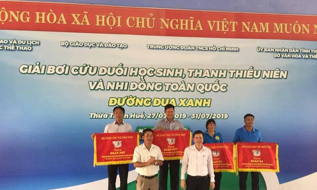 Delegation von Ho Chi Minh Stadt gewinnt den Schwimmwettbewerb „Blaue Strecke“