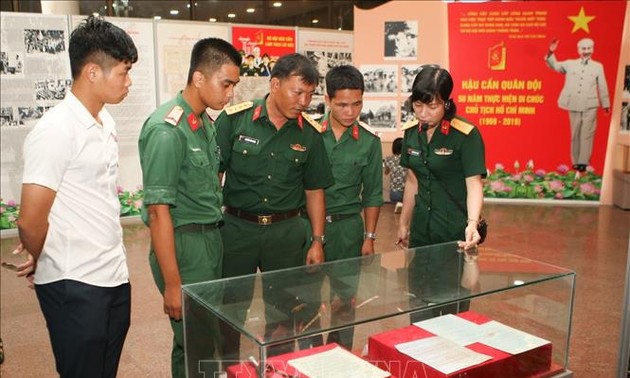 Eröffnung der Ausstellung „50 Jahre der Umsetzung des Testaments von Präsident Ho Chi Minh“