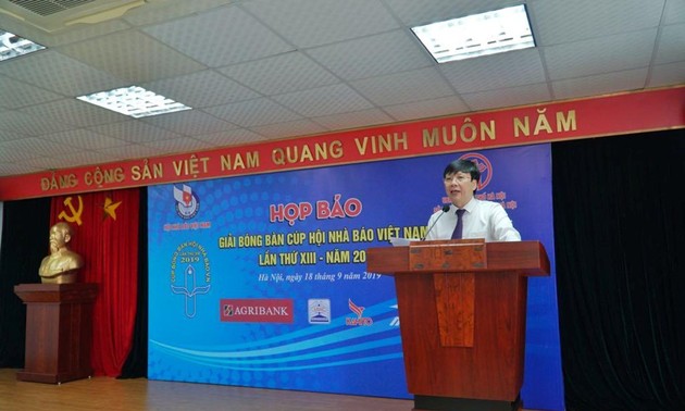 Fast 200 Sportler nehmen am Tischtennis-Turnier des Pokals des vietnamesischen Journalistenverbandes teil