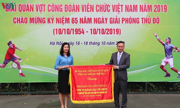 200 Spieler nehmen an Tennis-Turnier der Gewerkschaften für vietnamesische Angestellte teil